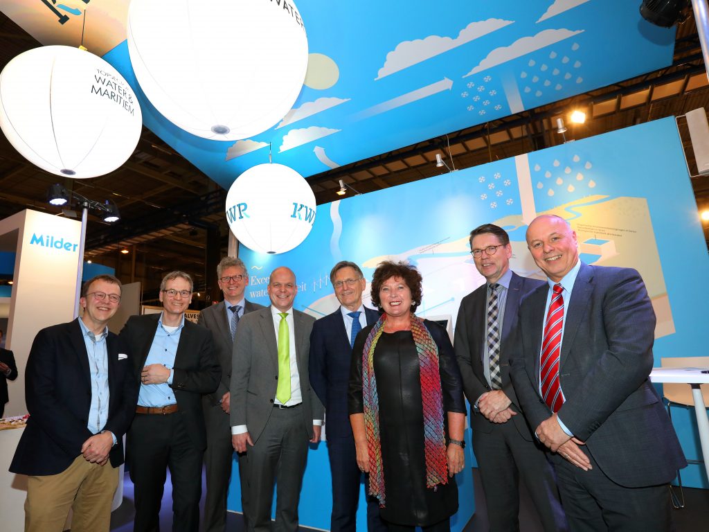 Left to right: Coert Petri (Waterschap Rijn en IJssel), Jos Boere (Allied Waters), Lex van Dijk (BLUE-tec), Danny Traksel (Royal HaskoningDHV), Wim van Vierssen (KWR), Joke Cuperus (TKI Watertechnologie), Guus Pelzer, (Waterschapsbedrijf Limburg), Douwe Jan Tilkema (Waterschap Vallei en Veluwe)